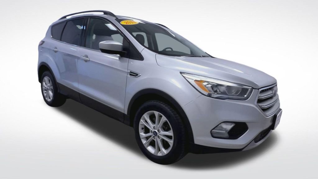 Used 2018 Ford Escape SEL image 2