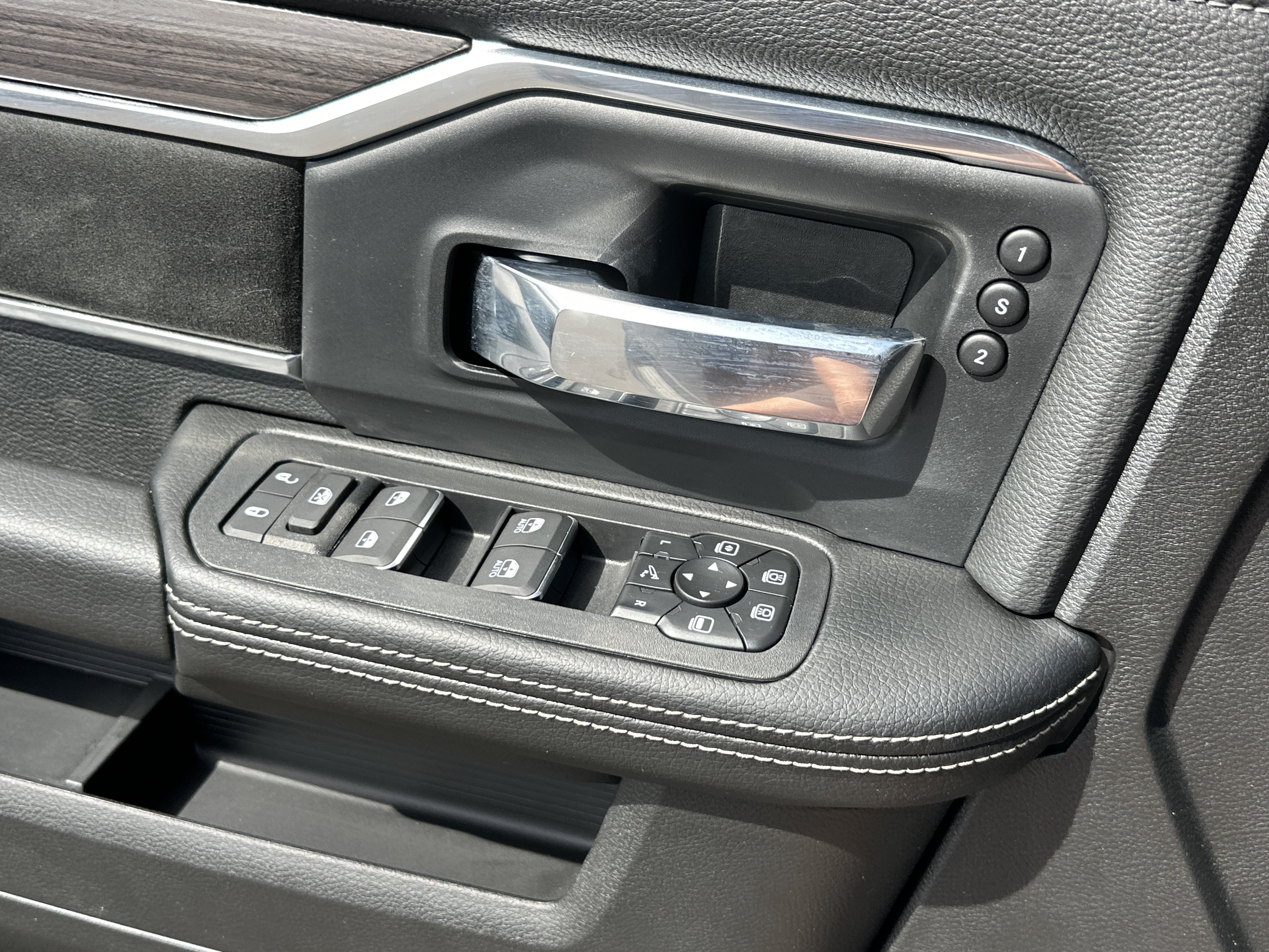 New 2027 RAM 2500 Laramie AWD/4WD image 13