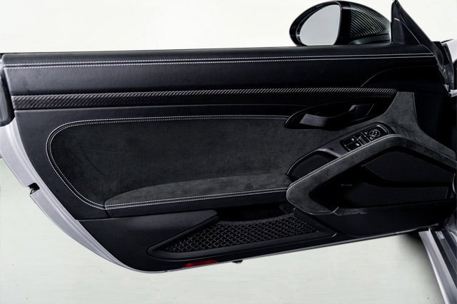 Used 2025 Porsche 718 Cayman GT4 RS image 37