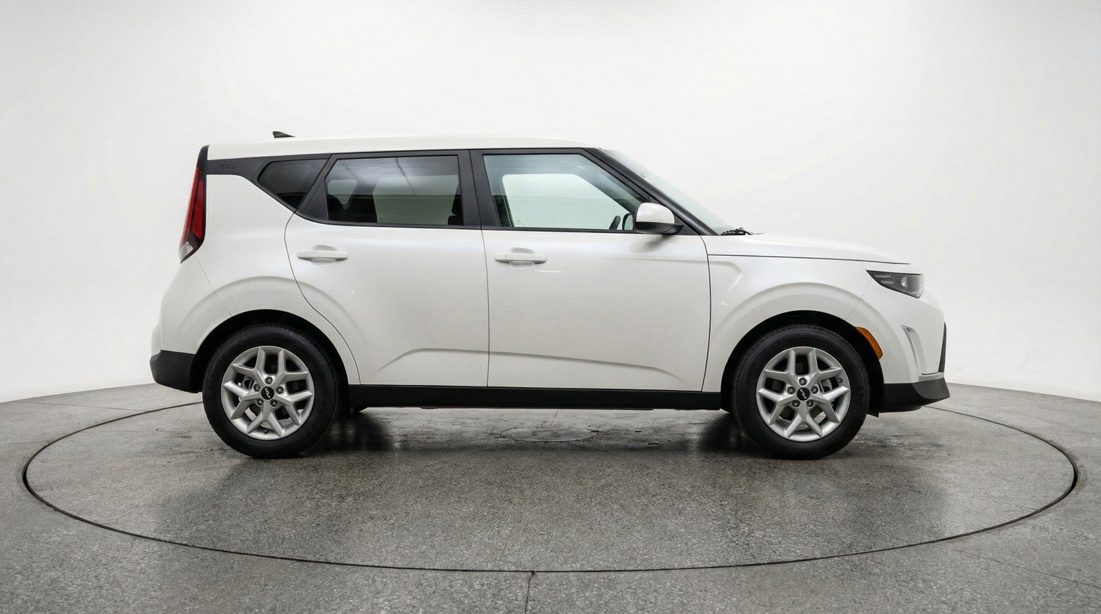 Used 2025 Kia Soul LX w/ LX Technology Package image 11