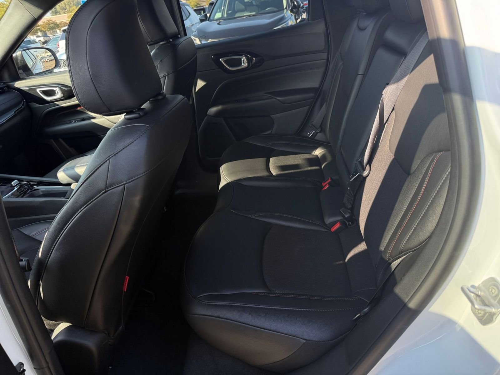 Used 2025 Jeep Compass Trailhawk image 25