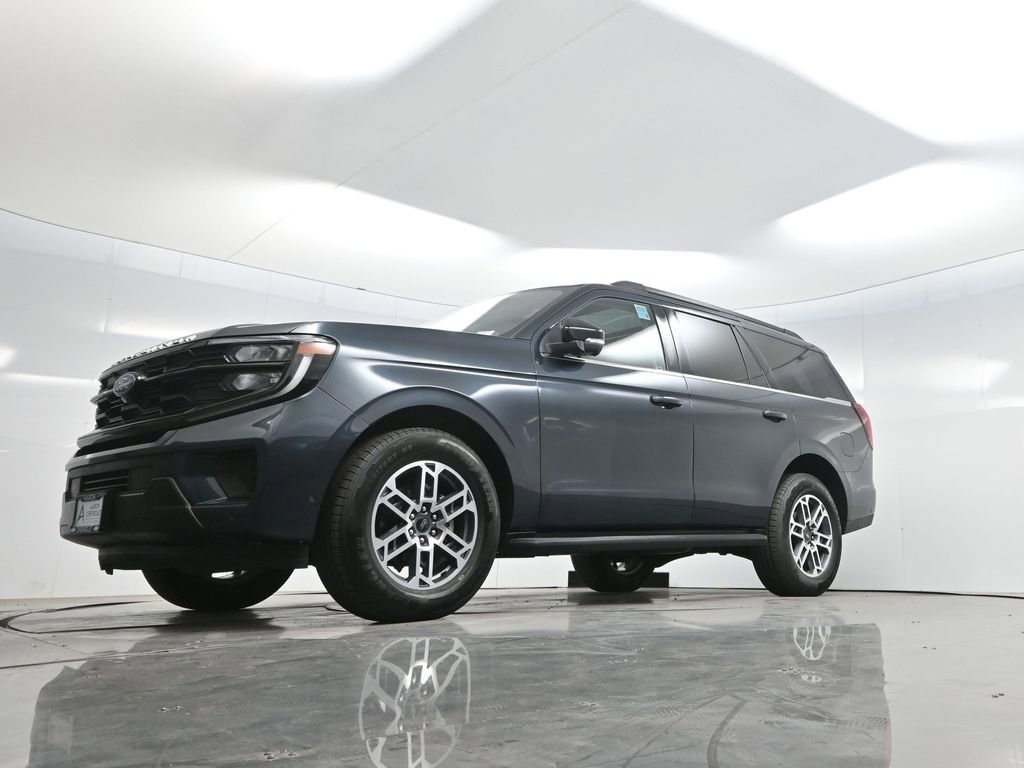 Used 2025 Ford Expedition Active RWD image 62