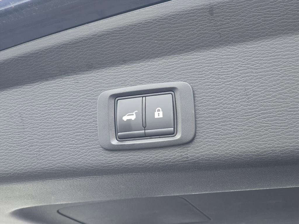 Used 2024 Mitsubishi Outlander SE image 11