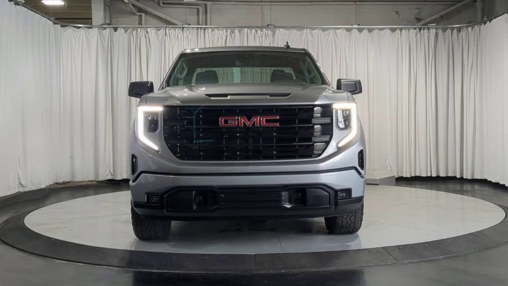 Used 2025 GMC Sierra 1500 Elevation AWD/4WD image 3