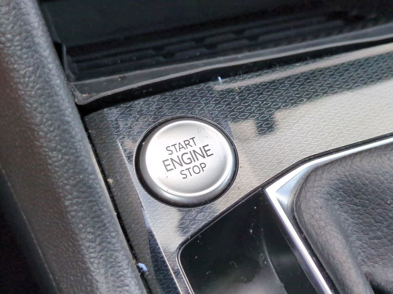 Used 2025 Volkswagen Taos SE AWD/4WD image 26