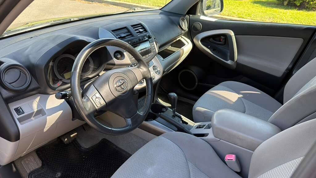 Used 2007 Toyota RAV4 Limited AWD/4WD image 12