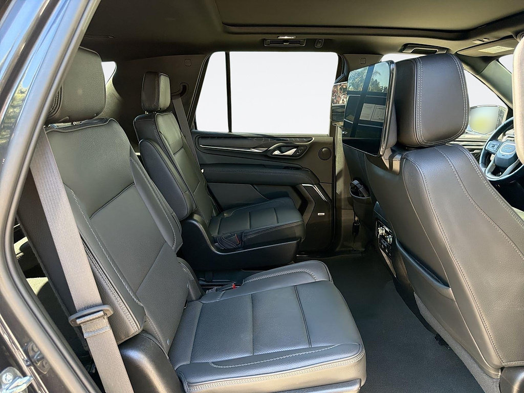 Used 2024 GMC Yukon Denali w/ Advanced Technology Package AWD/4WD image 29