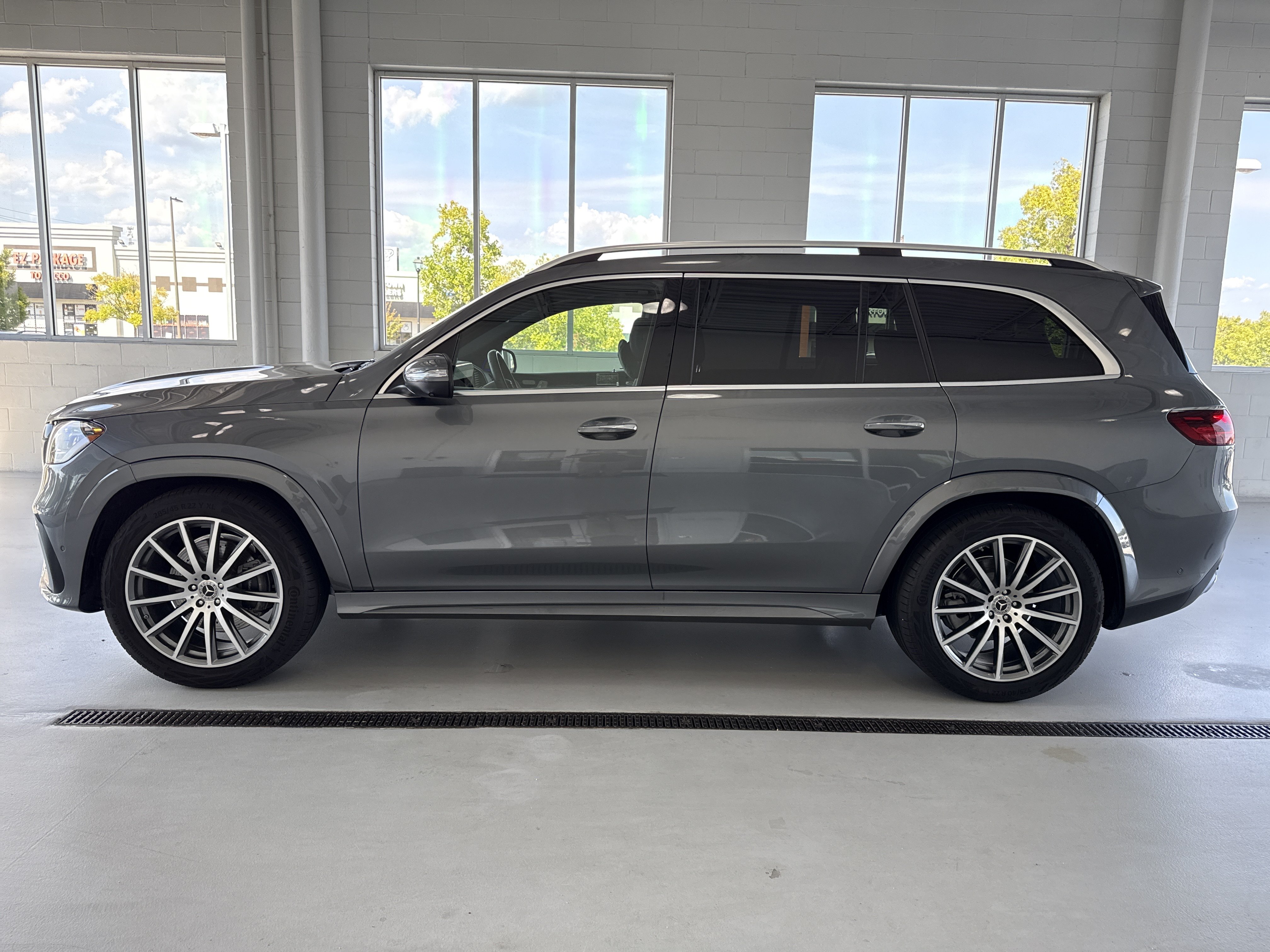 Certified 2025 Mercedes-Benz GLS 450 4MATIC image 2