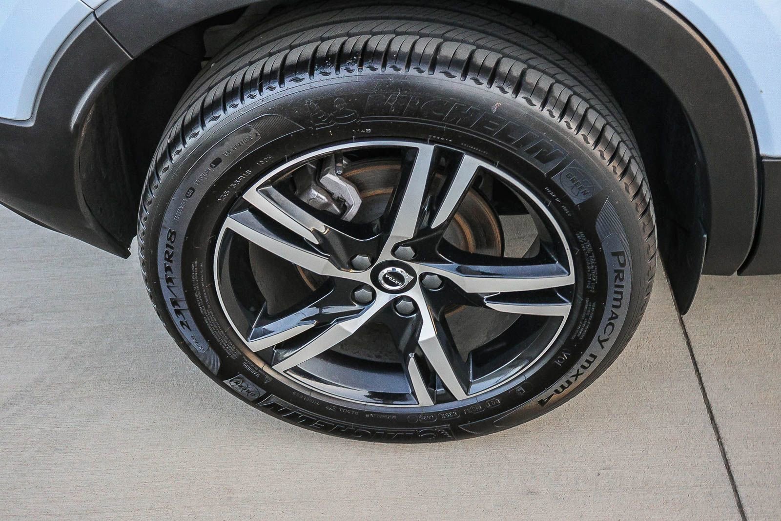 Used 2025 Volvo XC40 B5 Core image 14