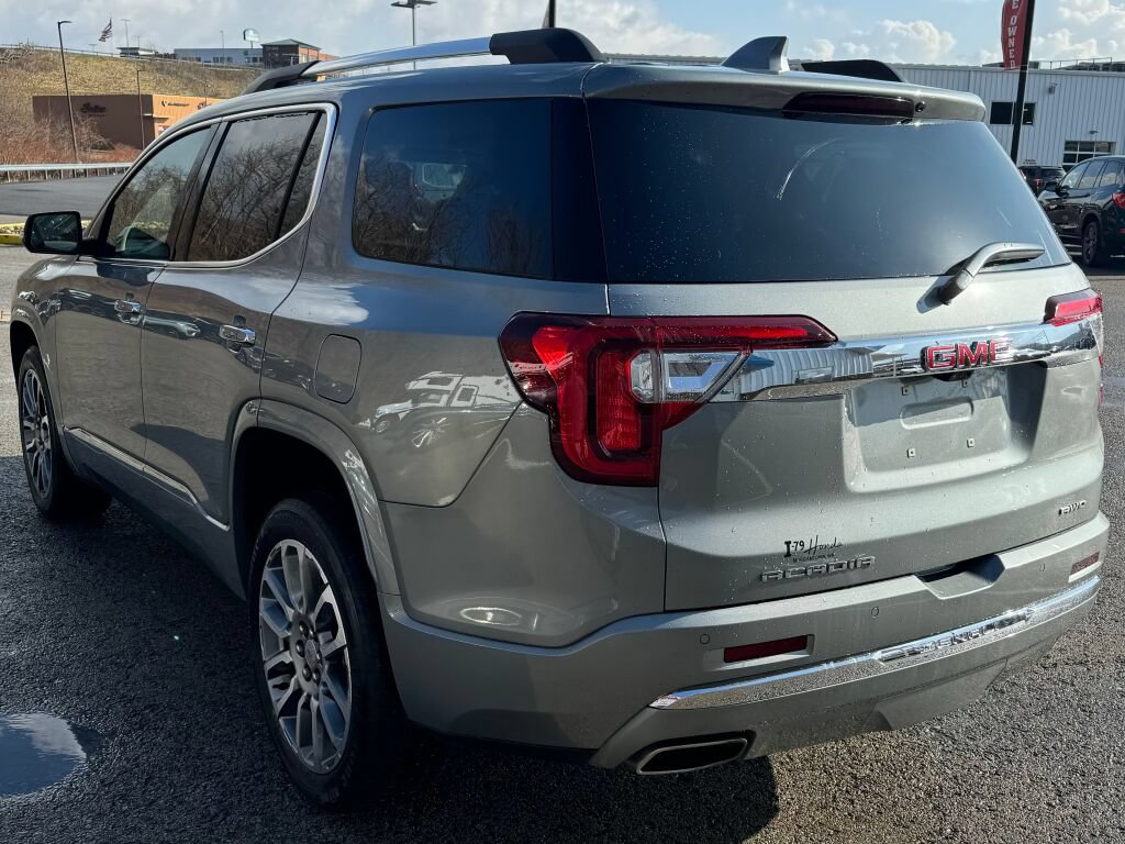 Used 2023 GMC Acadia Denali w/ Denali Technology Package AWD/4WD image 5