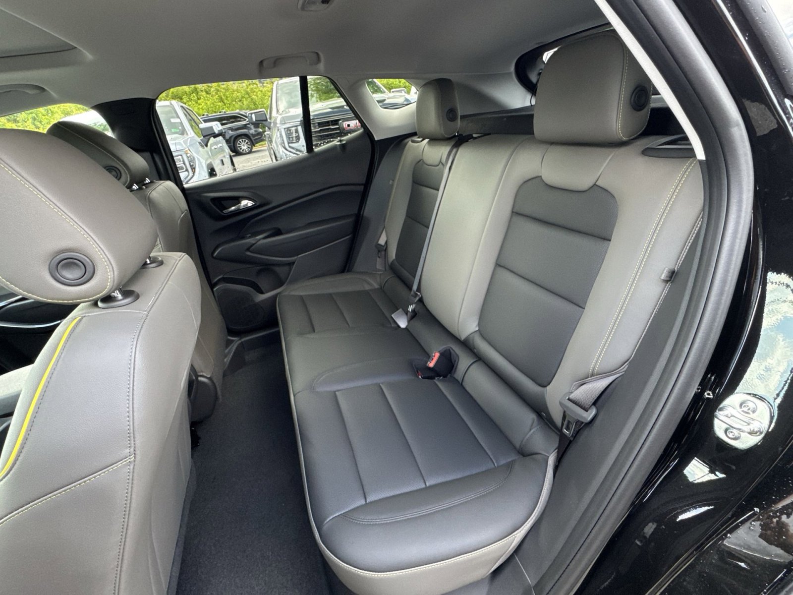 New 2026 Chevrolet Trax ACTIV w/ Sunroof Package FWD image 24