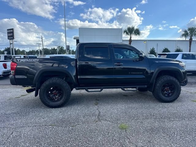 Used 2017 Toyota Tacoma TRD Off-Road w/ Tow Package (A/T) AWD/4WD image 6