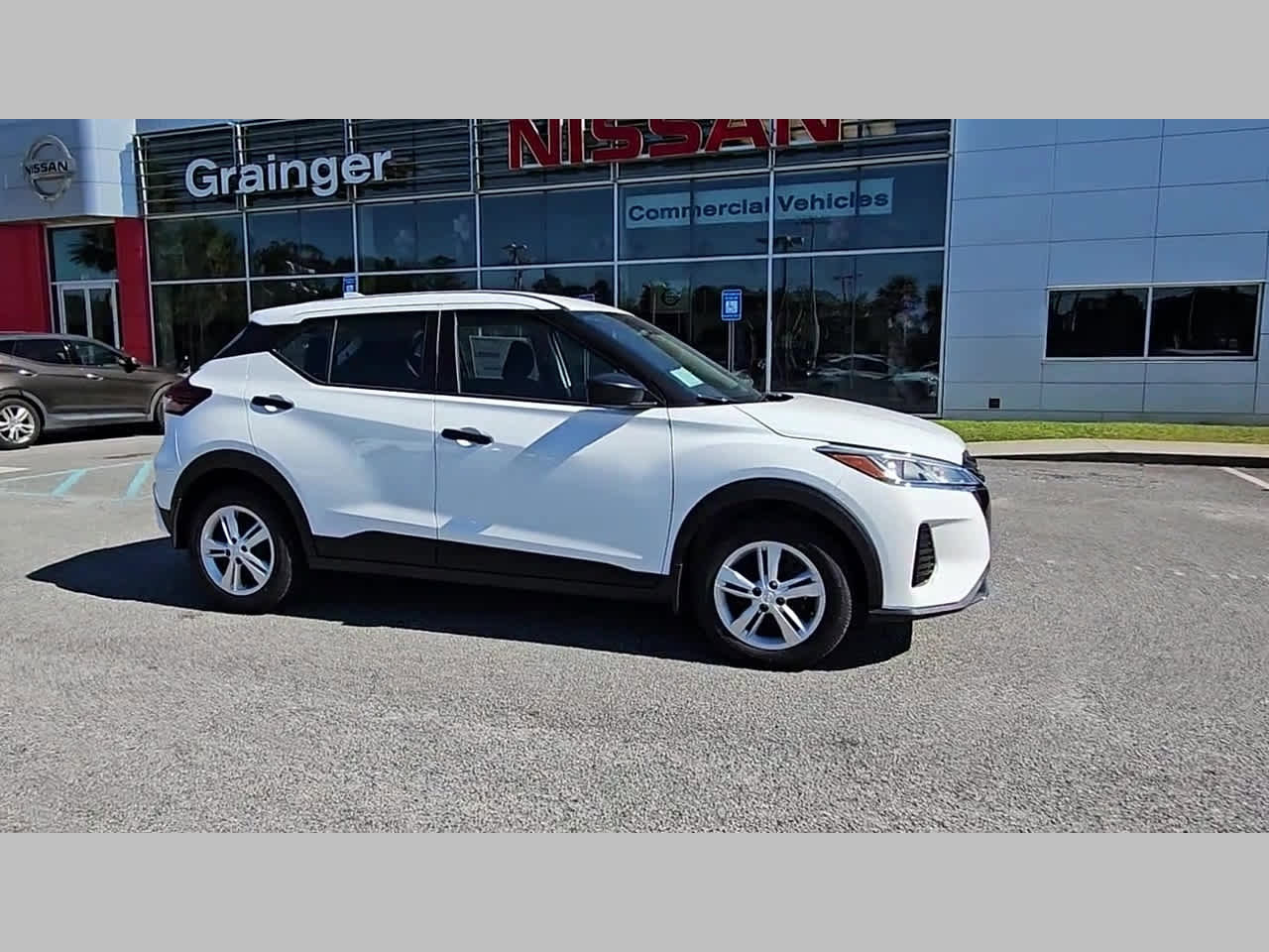 New 2025 Nissan Kicks Play S image 36