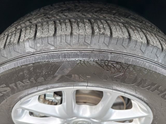 Used 2023 Chrysler Pacifica Touring-L FWD image 13