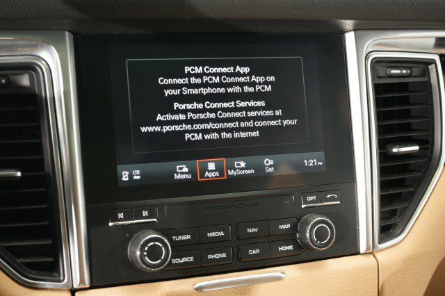 Used 2018 Porsche Macan AWD/4WD image 41