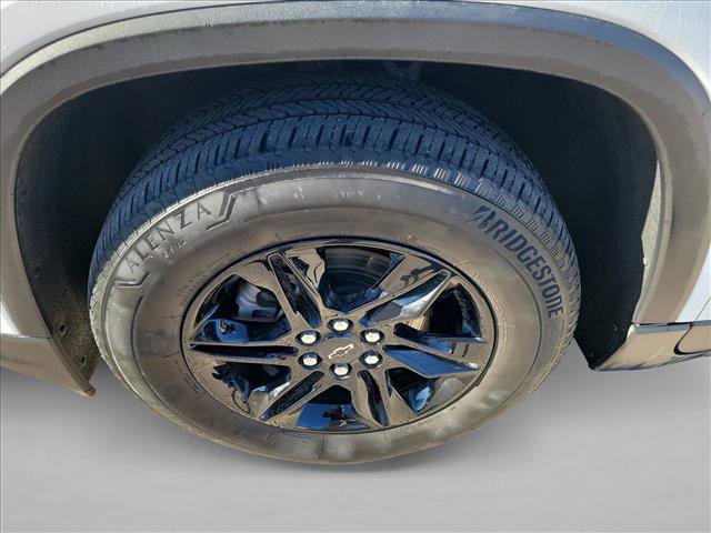 Used 2023 Chevrolet Traverse LT image 9