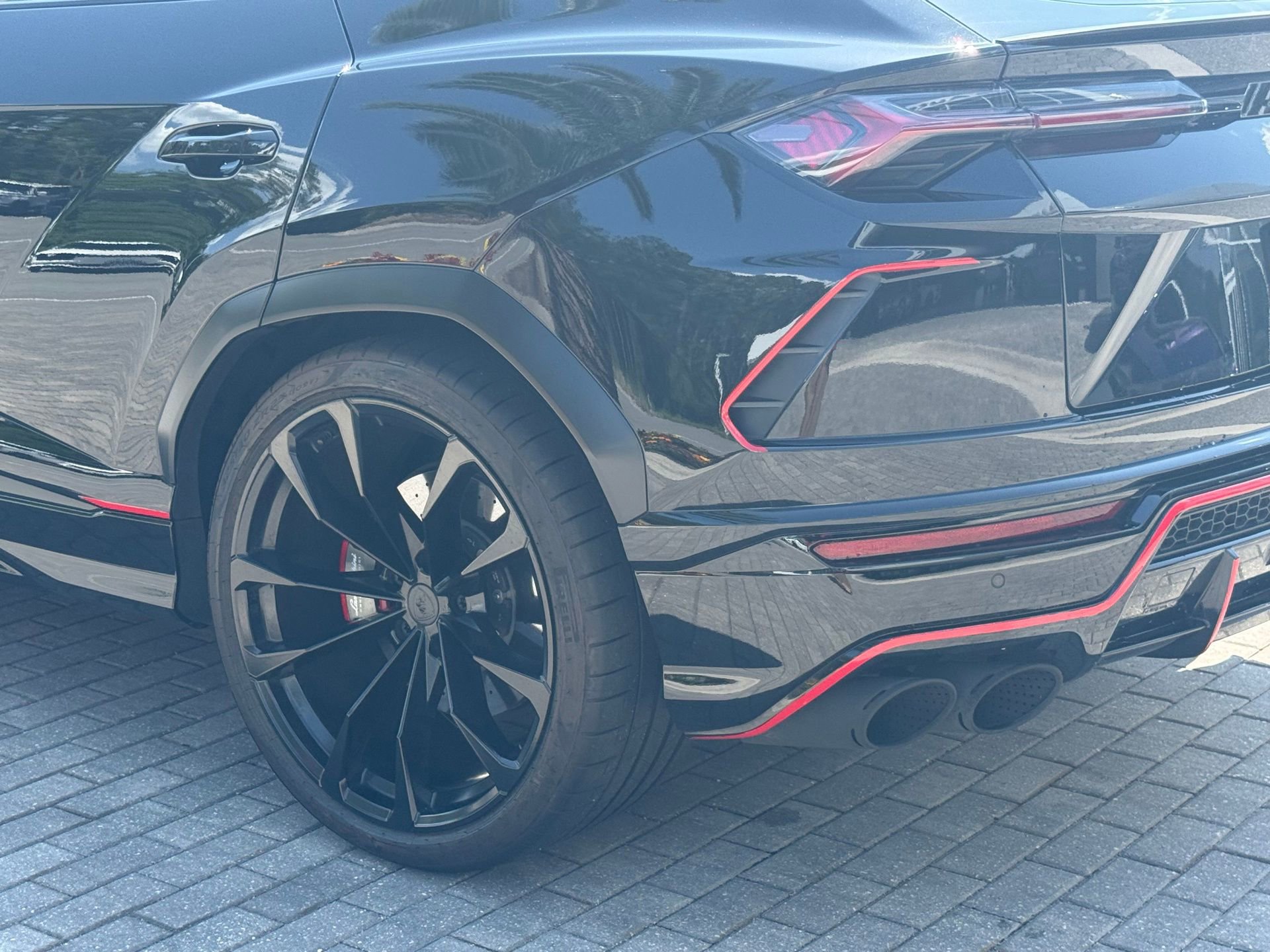 Used 2021 Lamborghini Urus AWD/4WD image 19