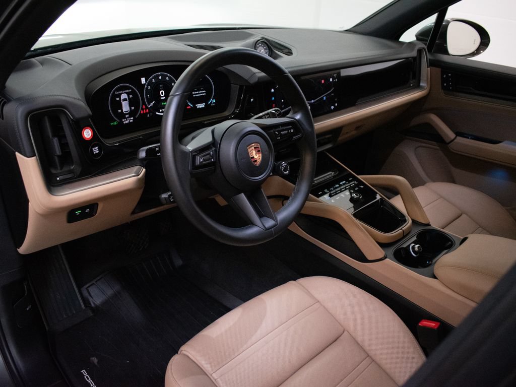 Certified 2026 Porsche Cayenne E-Hybrid AWD/4WD image 4