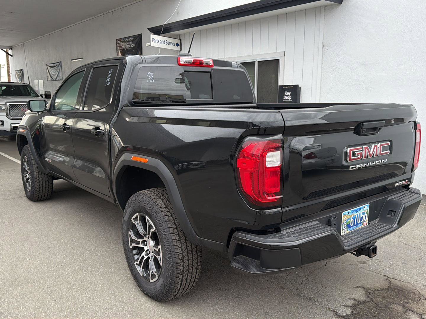 Used 2024 GMC Canyon AT4 image 10