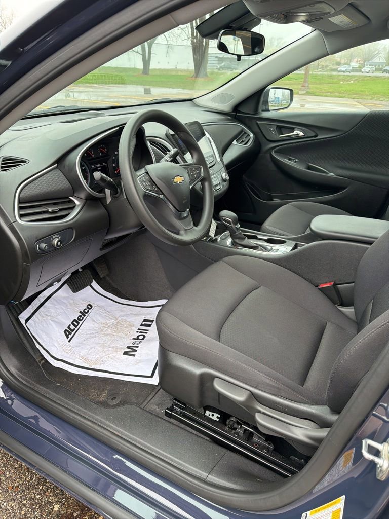 Used 2025 Chevrolet Malibu LS FWD image 12