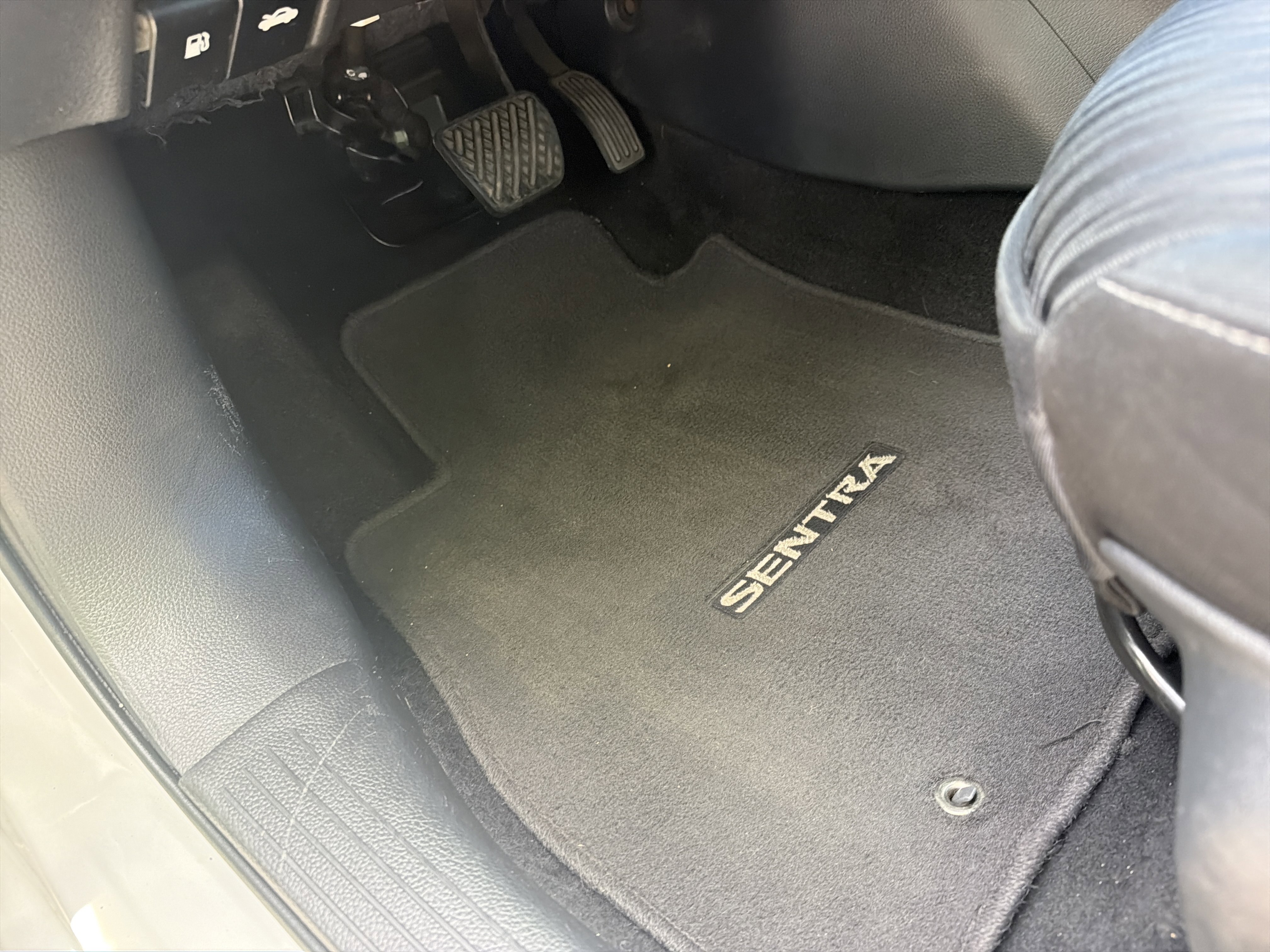 Used 2019 Nissan Sentra SV FWD image 17