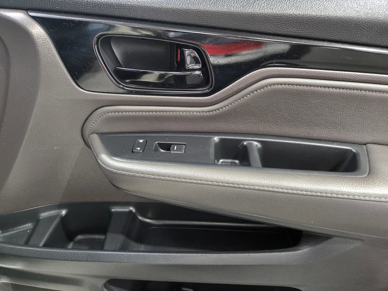 Used 2018 Honda Odyssey Elite image 6