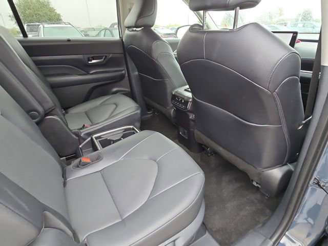 Certified 2025 Toyota Grand Highlander FWD image 11
