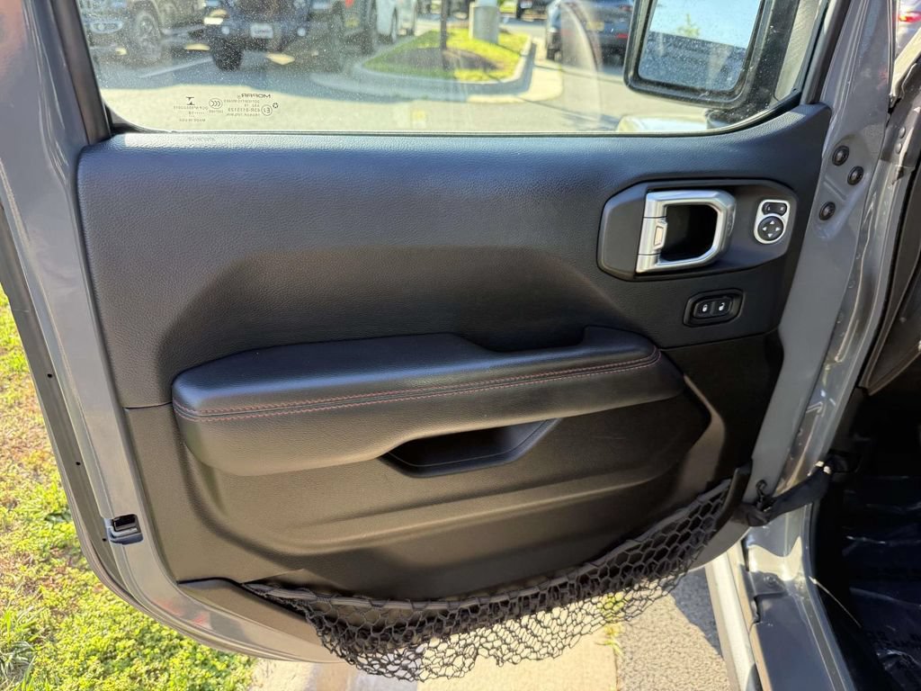 Certified 2019 Jeep Wrangler Unlimited Rubicon w/ Dual Top Group AWD/4WD image 33