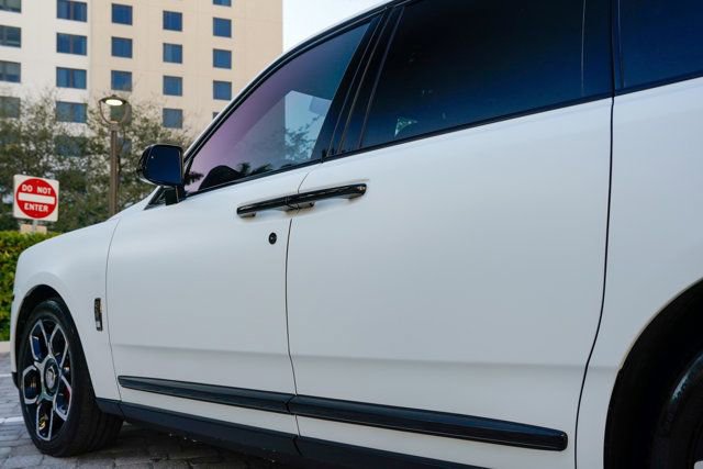 Used 2023 Rolls-Royce Cullinan Black Badge w/ Driver's Package image 17