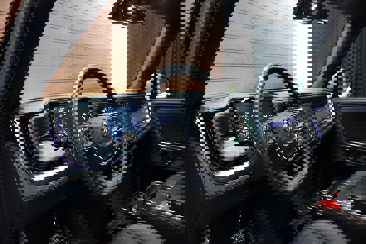 Used 2023 Rivian R1T Adventure image 34