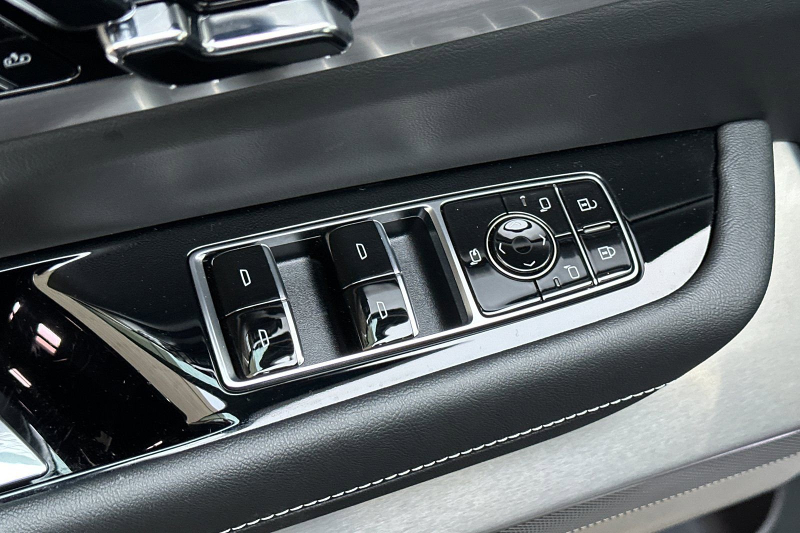 Used 2026 Cadillac Vistiq Sport w/ LPO, Floor Liner Package image 13