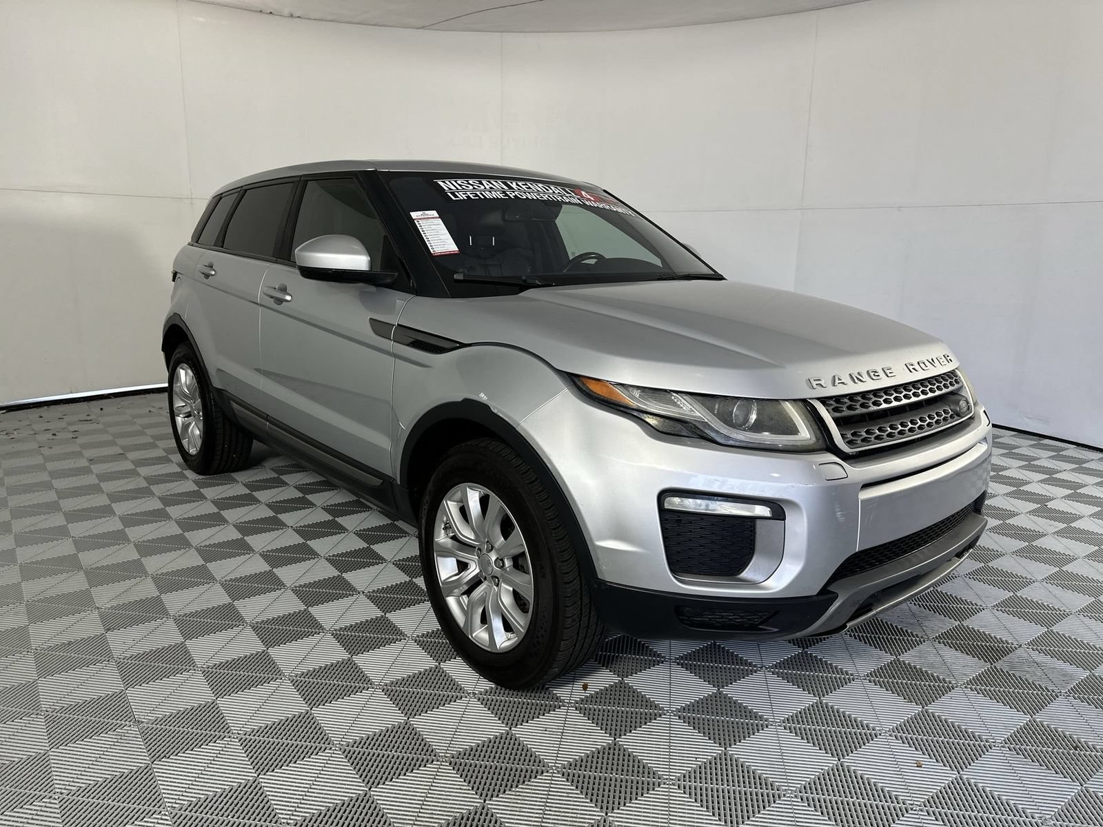 Used 2017 Land Rover Range Rover Evoque SE AWD/4WD video 2