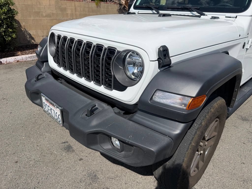 Used 2025 Jeep Wrangler Unlimited Sport AWD/4WD image 5