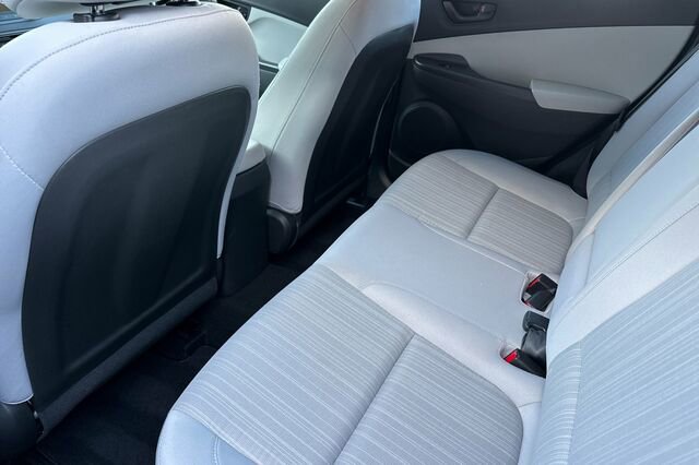 Used 2022 Hyundai Kona SEL w/ Cargo Package FWD image 9