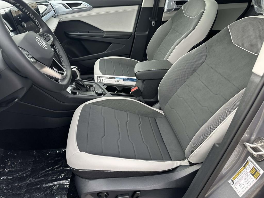New 2026 Volkswagen Taos SE AWD/4WD image 13