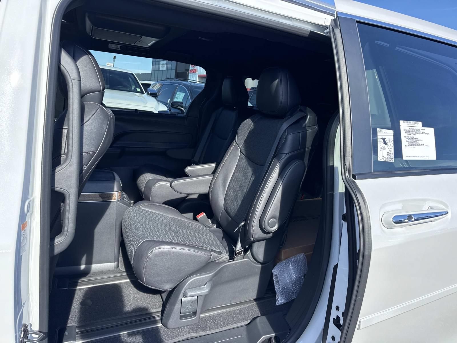 New 2026 Toyota Sienna Platinum AWD/4WD image 9