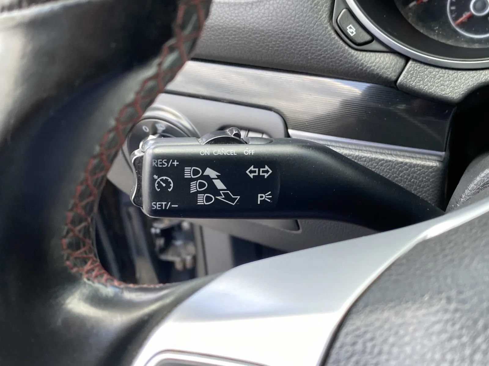 Used 2010 Volkswagen GTI 4-Door FWD image 20