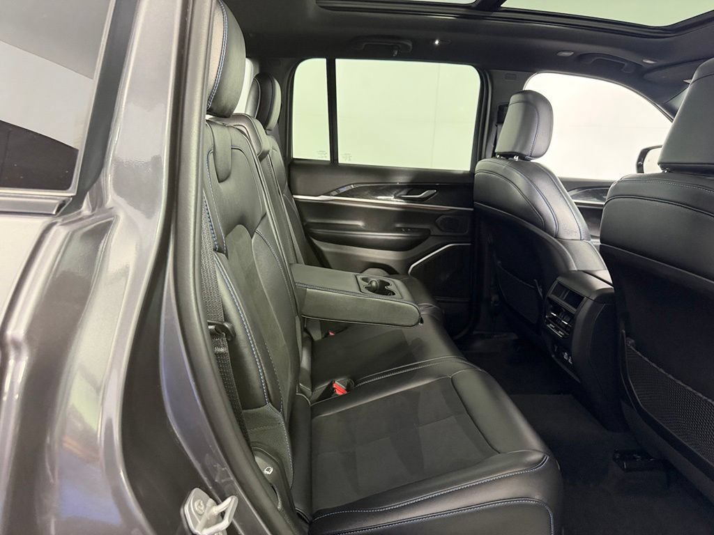 Used 2024 Jeep Grand Cherokee Trailhawk AWD/4WD image 20