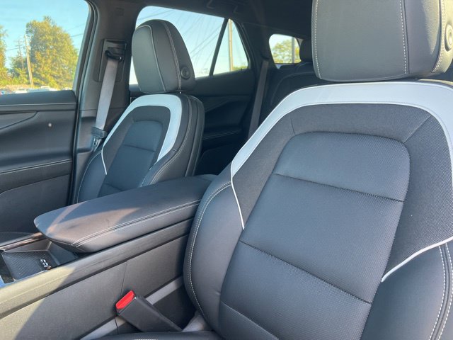 Used 2025 Chevrolet Blazer EV LT FWD image 13