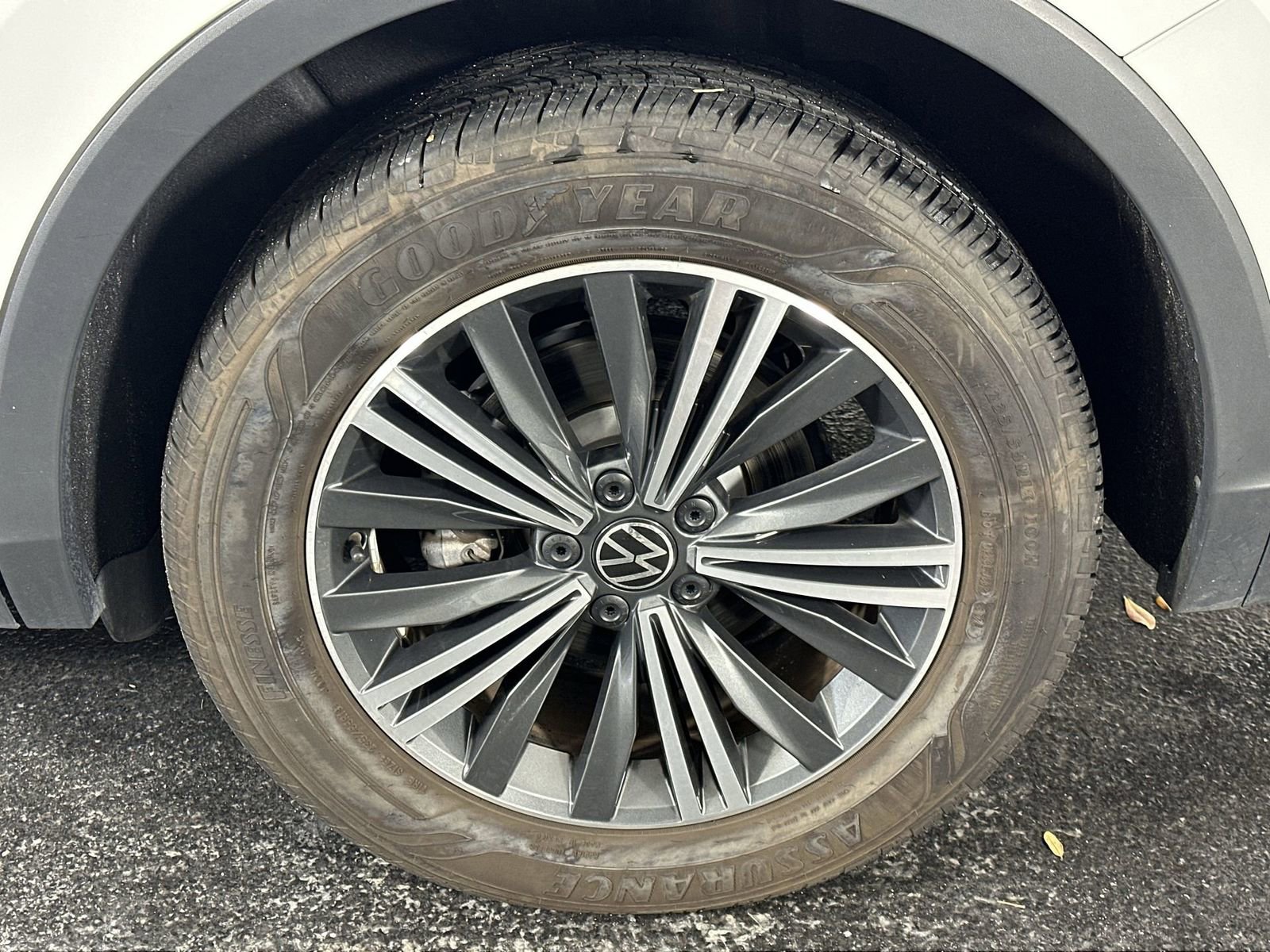 Used 2024 Volkswagen Tiguan Wolfsburg Edition image 14