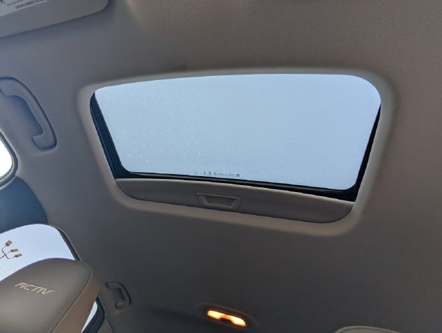 Certified 2024 Chevrolet Trax ACTIV w/ Sunroof Package FWD image 11