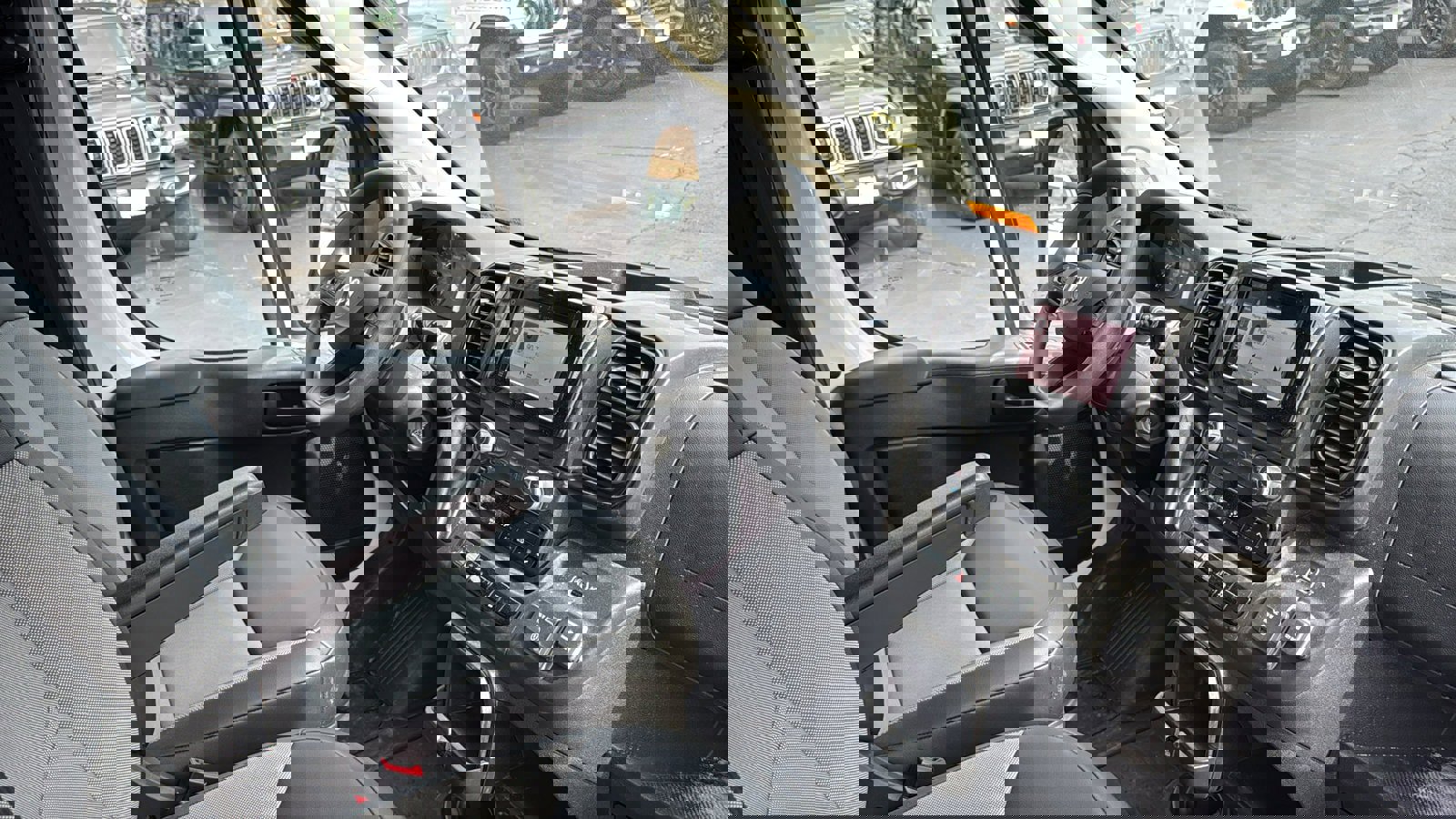 Used 2025 RAM ProMaster 2500 w/ Convenience Group image 23