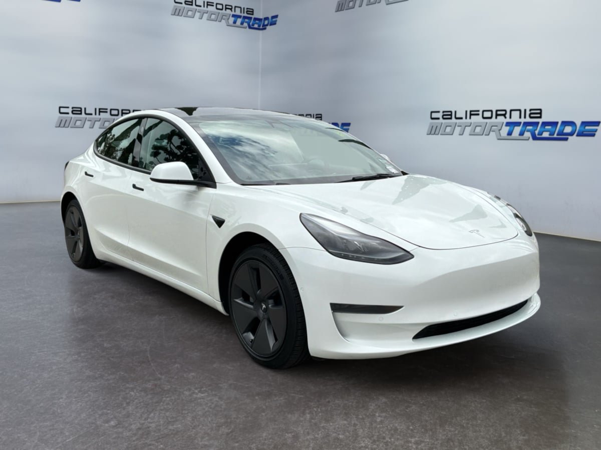 Used 2022 Tesla Model 3 Standard Range RWD image 3