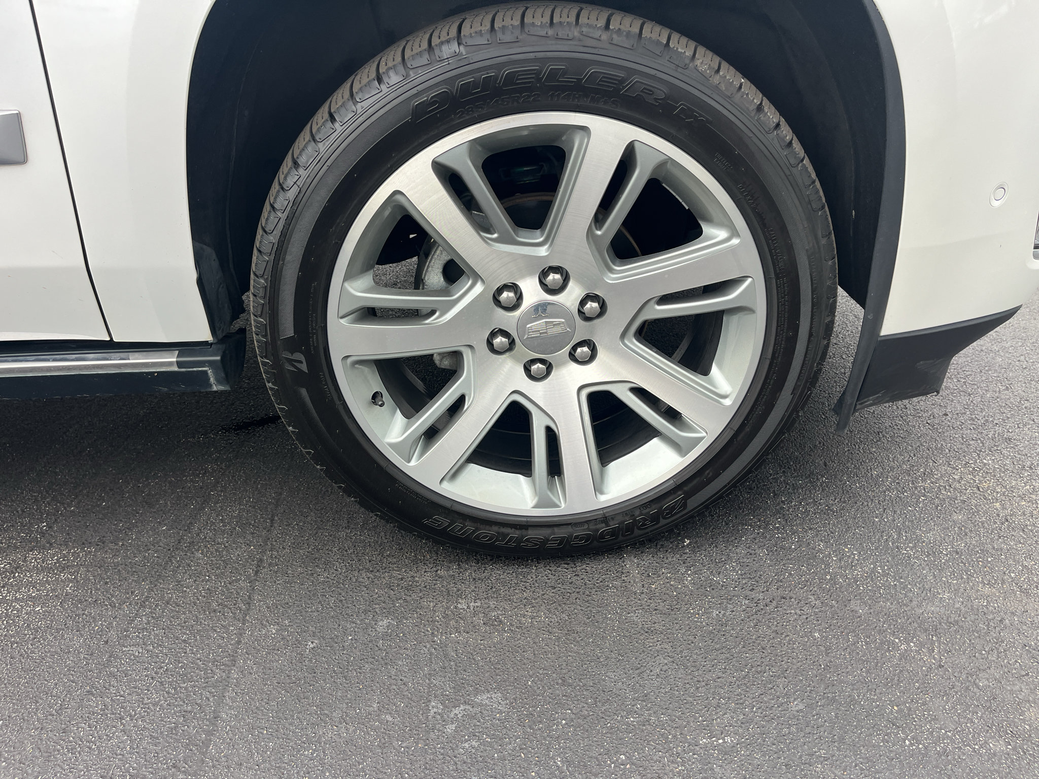 Used 2018 Cadillac Escalade Premium Luxury AWD/4WD image 14