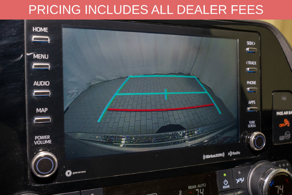 Used 2022 Toyota Highlander XLE AWD/4WD image 16