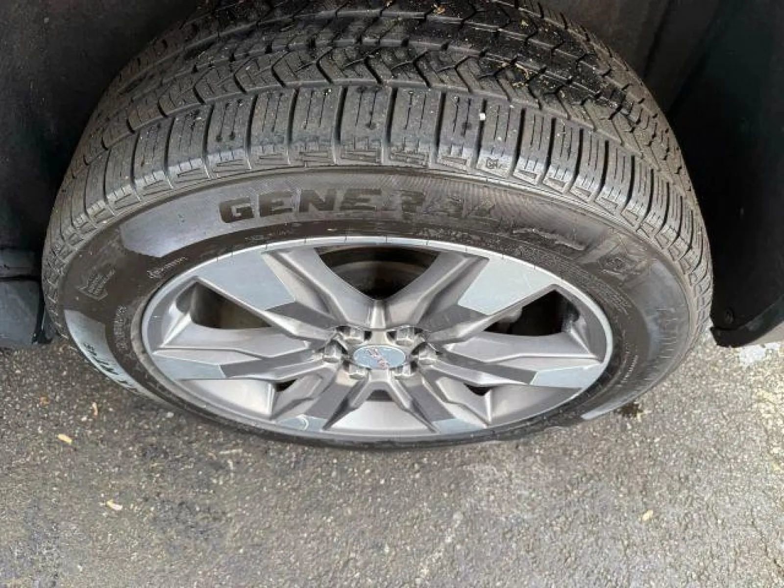Used 2019 GMC Acadia SLT w/ LPO, Floor Liner Package image 44