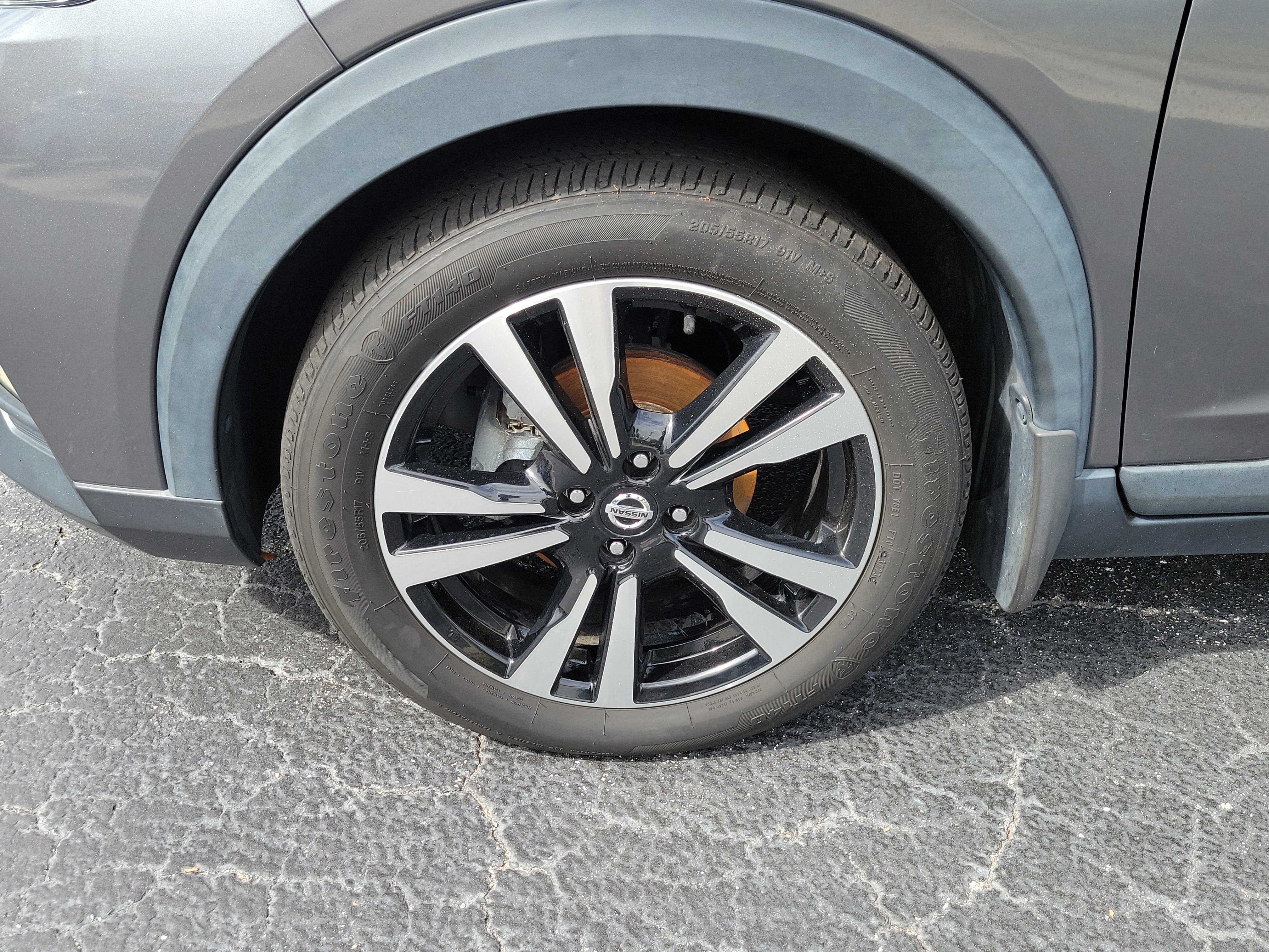 Used 2020 Nissan Kicks SR w/ SR Premium Package FWD image 4