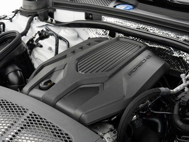 Certified 2025 Porsche Macan image 29