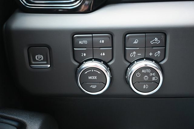 Used 2024 GMC Sierra 1500 AT4 w/ AT4 Premium Package AWD/4WD image 40