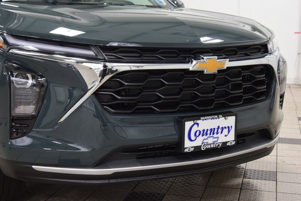 New 2026 Chevrolet Trax LT w/ Sunroof Package FWD image 13